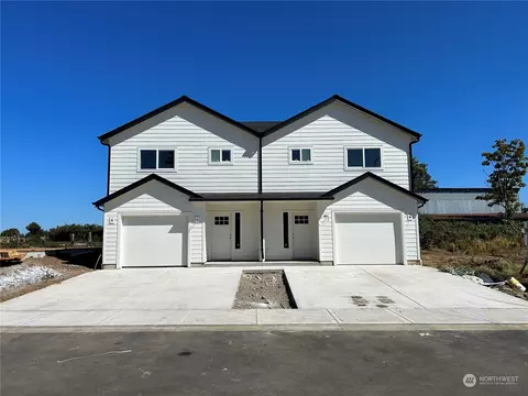 1006 Peach Rd #A&B, Winlock, WA 98596