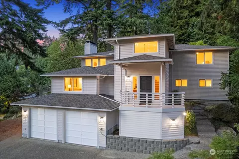 4031 NE 197th St, Lake Forest Park, WA 98155