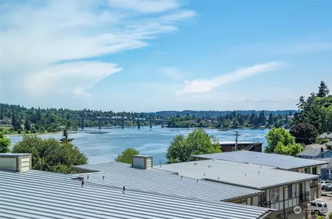 2532 Waterside Ln, Bremerton, WA 98312