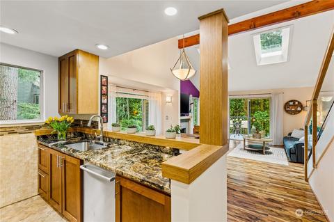 8011 145th Ave NE, Redmond, WA 98052