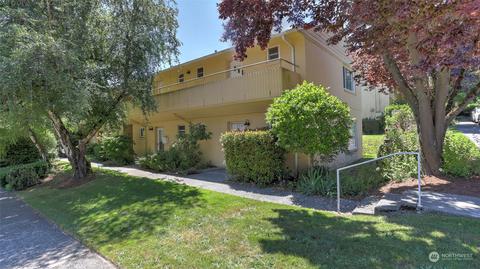 4731 Terrace Dr NE, Seattle, WA 98105
