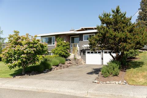 221 8th Ave S, Edmonds, WA 98020