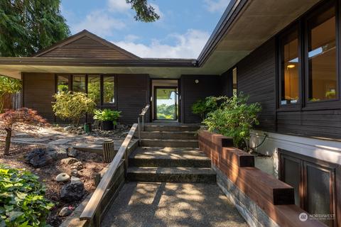 2616 Parkway Dr W, University Place, WA 98466