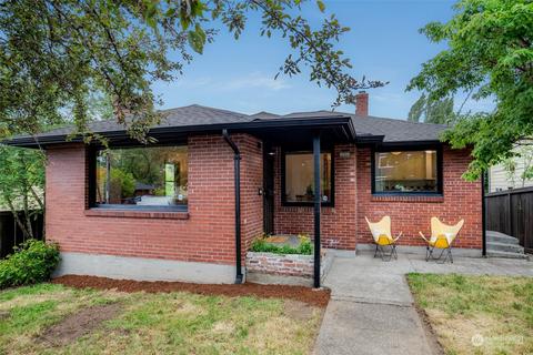 5200 S Cloverdale Pl, Seattle, WA 98118
