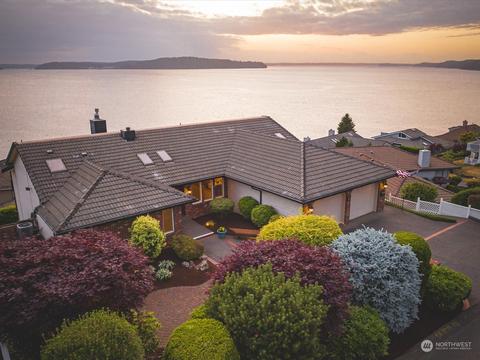 52 Puget Dr, Steilacoom, WA 98388