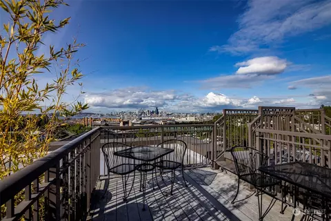 3015 SW Avalon Way #107, Seattle, WA 98126