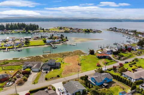 37895 Bay St NE, Hansville, WA 98340