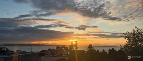 111 Main St #201, Edmonds, WA 98020