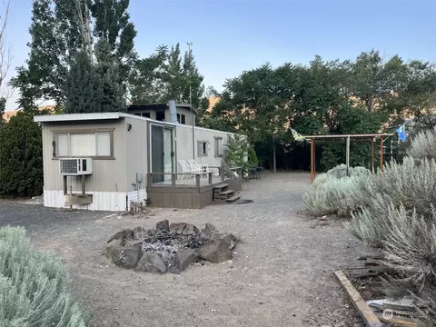 836 SW Chukar Pl, Quincy, WA 98848