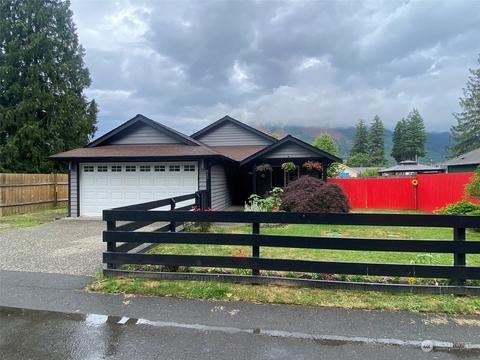 840 Stillaguamish Ave, Darrington, WA 98241