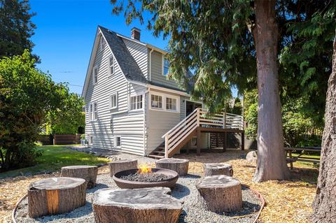 10450 California Ave SW, Seattle, WA 98146