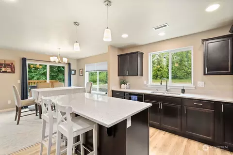 290 E Robbins Rd, Grapeview, WA 98546 photo 8