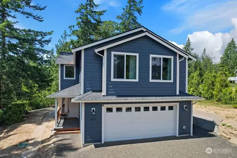 290 E Robbins Rd, Grapeview, WA 98546