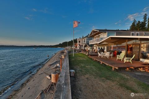 6460 Ebb Tide Ln, Freeland, WA 98249