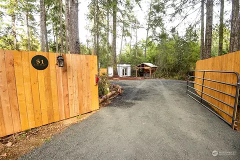 51 N Bass Pl, Hoodsport, WA 98548
