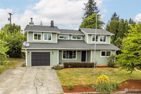 325 W 7th St, La Center, WA 98629