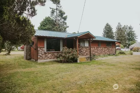 260 G St, Forks, WA 98331