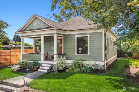 751 N 70th St, Seattle, WA 98103