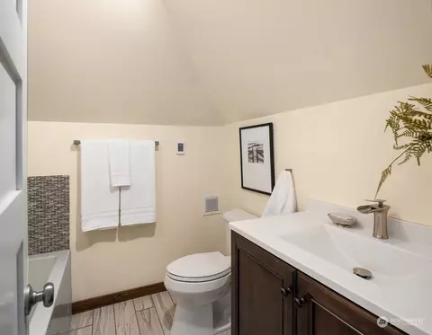 751 N 70th St, Seattle, WA 98103 photo 23