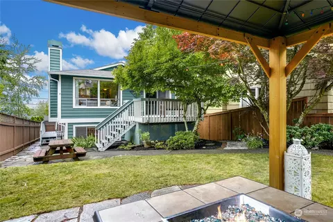 6353 40th Ave SW, Seattle, WA 98136