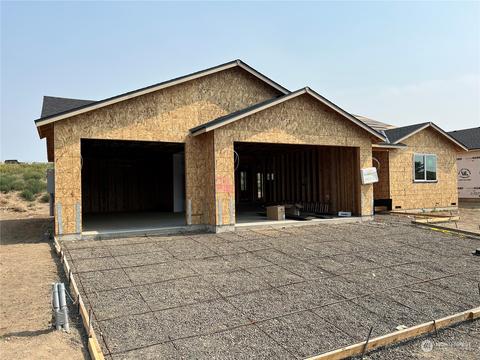 2435 SE 3rd St, East Wenatchee, WA 98802