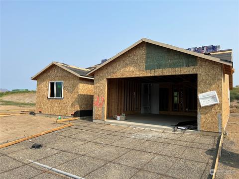 2425 SE 3rd St, East Wenatchee, WA 98802