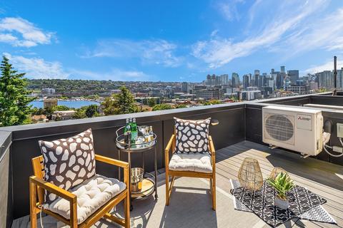 1202 5th Ave N #C, Seattle, WA 98109