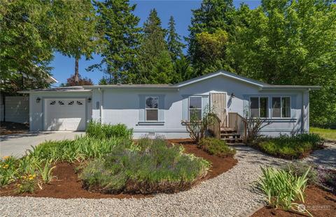 9826 Whitecap Dr NW, Olympia, WA 98502