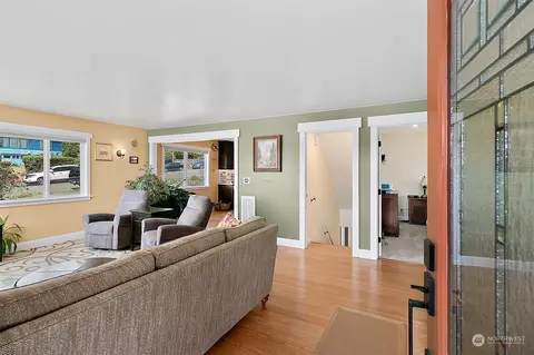 2606 E 13th St, Bremerton, WA 98310 photo 3