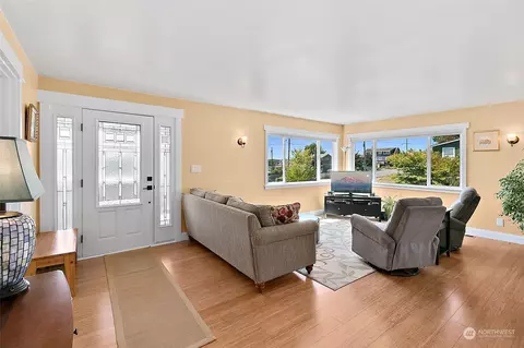 2606 E 13th St, Bremerton, WA 98310 photo 5
