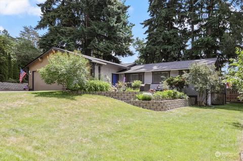 1049 NE Rindal Ct, Poulsbo, WA 98370