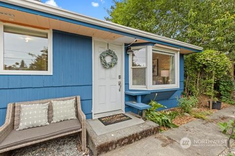 2122 SW Trenton St, Seattle, WA 98106