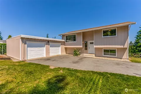 1105 Sumner Ln, Everett, WA 98203