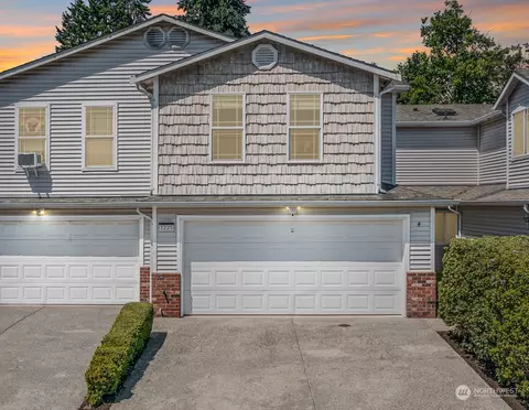 3225 156th St SW #4, Lynnwood, WA 98087