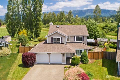 133 Chinook Ave, Enumclaw, WA 98022