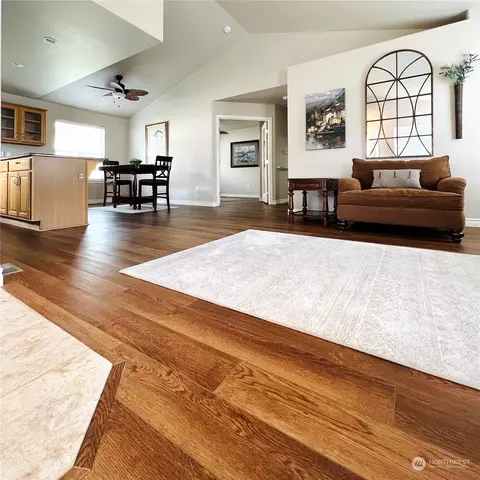 1550 Mountain View Dr #G, Enumclaw, WA 98022 photo 4