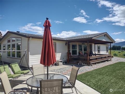 915 Sunrise Dr, Manson, WA 98831