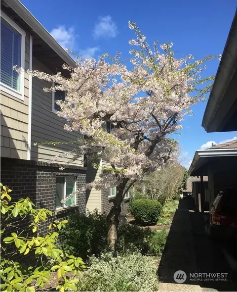 629 Kirkland Way #B10, Kirkland, WA 98033
