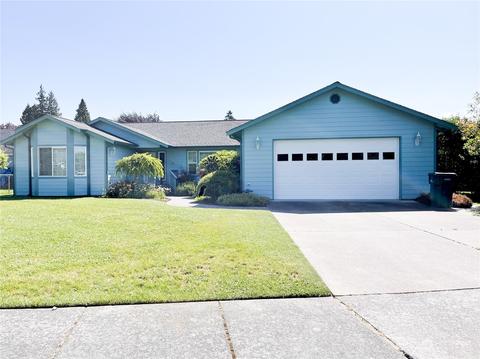 690 S Wade Pl, Burlington, WA 98233