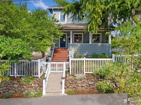 1702 Nob Hill Ave N, Seattle, WA 98109
