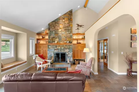 5 Wolfden Rd, Winthrop, WA 98862