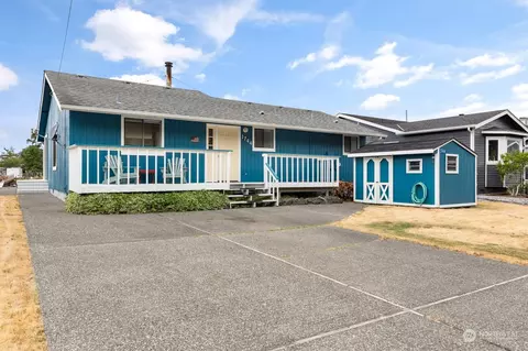 3744 Shorewood Ave, Greenbank, WA 98253