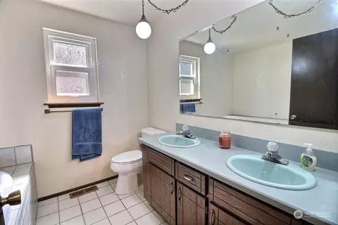 21123 Richmond Rd, Bothell, WA 98021 photo 20