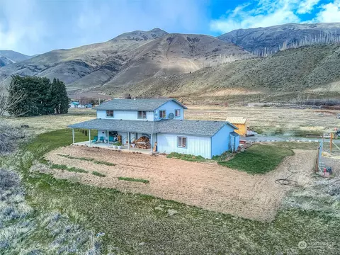 230 Crystal Ln, Naches, WA 98937
