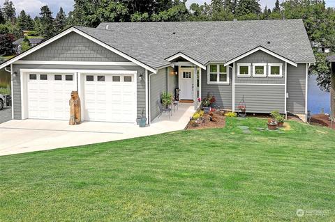 313 Lochwood Dr, Camano Island, WA 98282