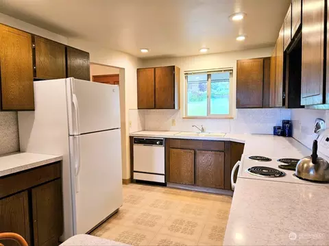 1301 S 3rd Ave #3C, Sequim, WA 98382 photo 8