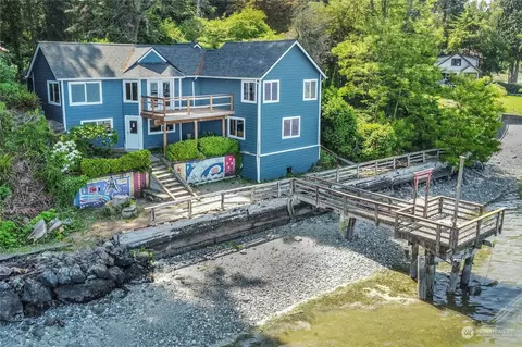 9596 Green Spot Pl NE, Bainbridge Island, WA 98110