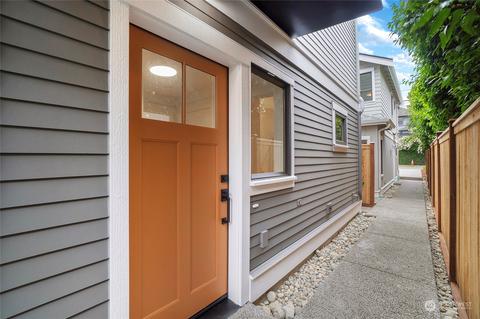 1617 3rd Ave W #B, Seattle, WA 98119