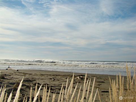 1277 Ocean Shores Blvd SW, Ocean Shores, WA 98569