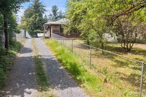 2515 Rocky Point Rd NW, Bremerton, WA 98312